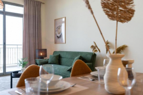 Green Oasis in Dubai - Expat Preferred Community - The Greens - The Views - Perfect for Business and Pleasure - Close to Metro - Park, Lakes and Jogging 1 min walk away - Yoga Classes by the Lake - 4 